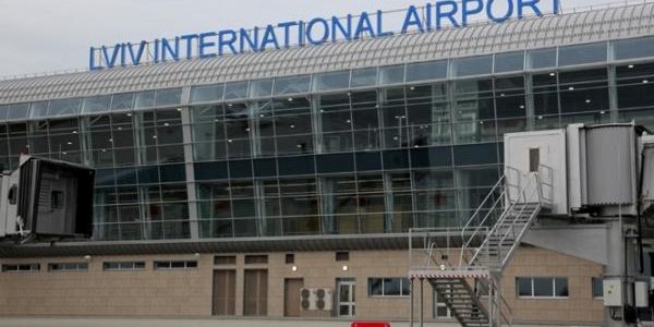 Руководство Львовского аэропорта подозревают в растрате 860 тысяч гривен
