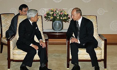 Япония решила не пускать Путина к императору