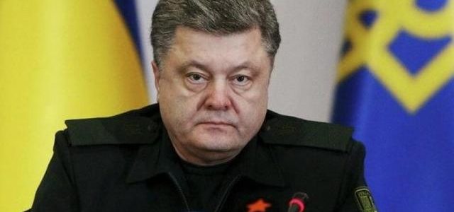 Всю войну Порошенко воевал против украинской армии – активисты обратили внимание на заводы Президента в РФ
