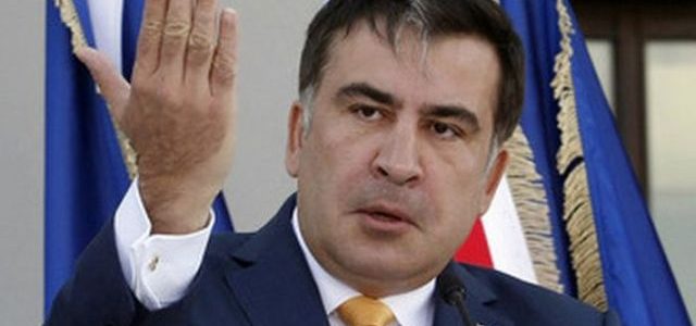 Саакашвили забросал общественность доказательствами коррупции в военных закупках