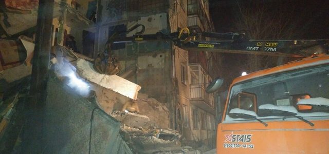 В Казахстане рухнувшая многоэтажка похоронила 9 человек: появились первые фото