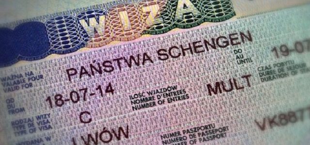 Польща запровадила нові правила для отримання шенгенської візи
