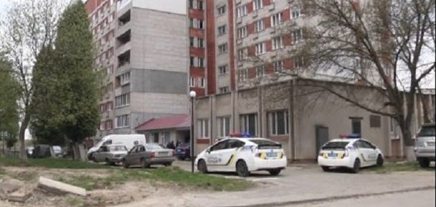 Трагедия во Львове: юноша зарезал бывшую подругу, выбросился с 7 этажа и остался жив