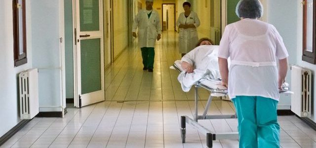 В Запорожье охранник больницы убил пациента, который пытался уйти домой