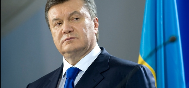 Янукович отказался принимать участие в суде по госизмене и отозвал адвокатов