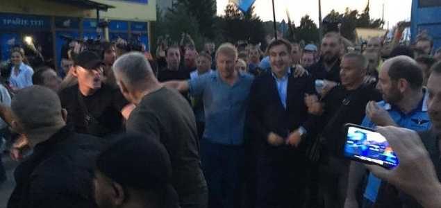 Появилось видео прорыва кордона спецназа сторонниками Саакашвили