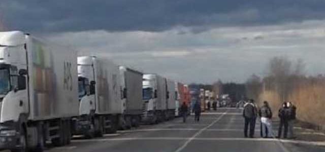 По Тернопольщине на бешеной скорости промчалась колонна из 50 российских фур
