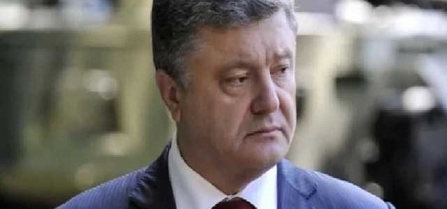 Порошенко извинился перед украинцами за невыполнение обещания
