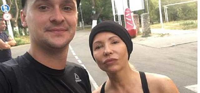 В шапке, но с голой грудью. Гламурная Тимошенко показала губастое селфи с пробежки