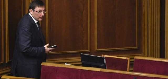 ’’Зависшие’’ дела на 174 миллиарда. О чем спросить генпрокурора Юрия Луценко до и после отставки