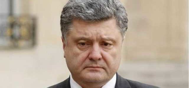 82% украинцев недовольны работой Порошенко