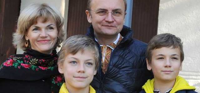 Садовий прокоментував чутки про переїзд його родини до Києва
