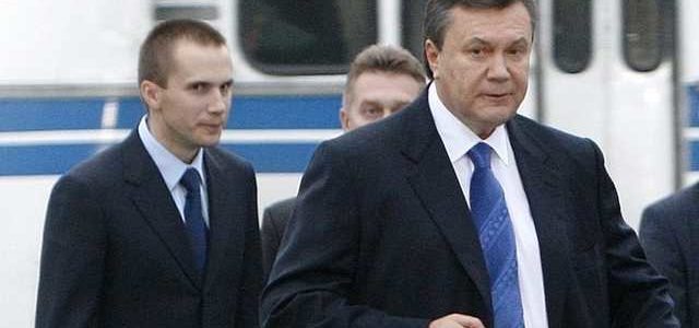 Суд снял арест с миллиардов Януковича в его же банке