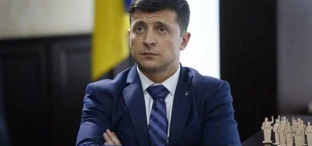 Зеленский потребовал от парламента “прекратить судороги хромой утки” и назначить дату инаугурации на 19 мая