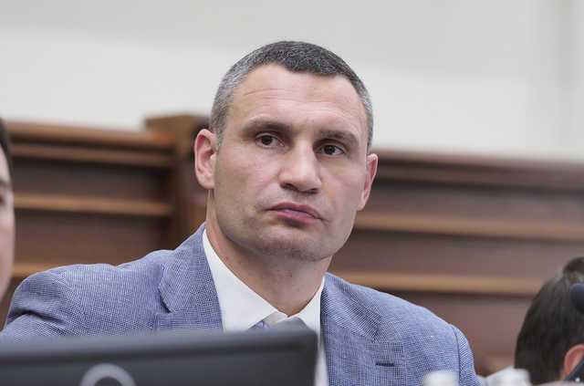 Кабмин Гройсмана отказался увольнять Кличко
