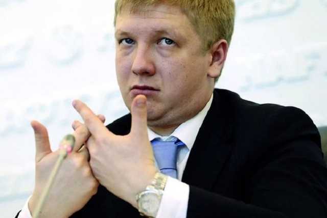 Кабмин намерен резко снизить зарплаты руководителям госпредприятий