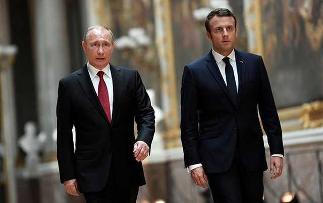 Макрон напомнил Путину условие для возвращения России в G8