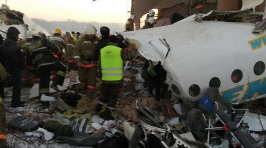 В Казахстане упал пассажирский самолет: первые фото и видео