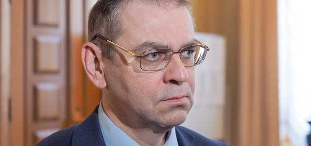 Кум Пашинского пытался продать уголовное дело и попался на взятке, – Лещенко