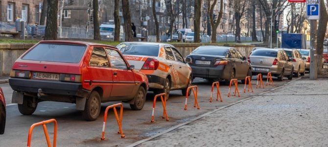 Как в Днепре член команды Порошенко помешала автомобилистам и что сделала мэрия