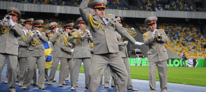 В Днепре горсовет поздравит женщин с 8 марта военным оркестром и сладостями