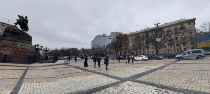 В историческом центре Киева у жильцов «рейдернули» часть дома: как так вышло