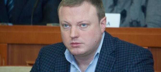 От вируса не спасет: на охрану Святослава Олейника и Днепропетровского облсовета потратят 2 миллиона