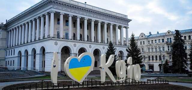 Битва «смотрящих»: кто и как сцепился за власть в Киеве