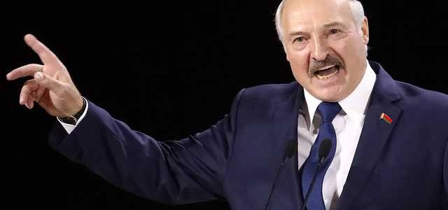 Лукашенко, який заперечував загрозу Covid-19, почав лякати протестувальників пандемією