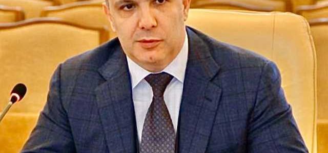 Роман Абрамовский: “зашкваренный” министр добрался до денег Института рака