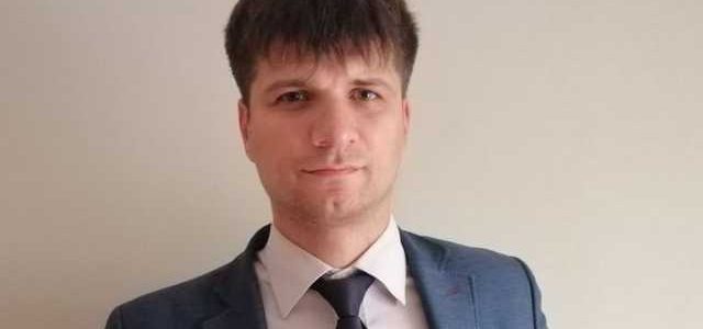 В Киеве увольняют одного из лучших учителей, потому что не угодил влиятельному папе