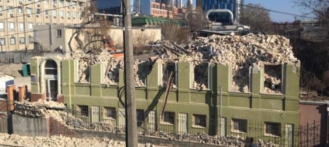 Кто в центре Киева разрушил исторический «Дом Уткина» и что будет на его месте