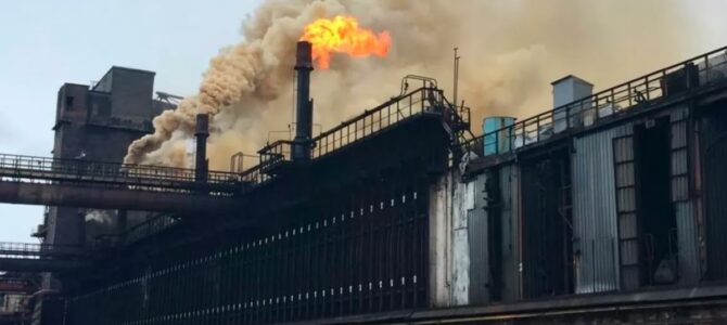 В Каменском коксохим Ахметова хочет заняться газами завода: какой вред может быть природе и людям