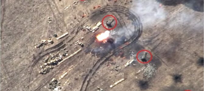 Украинские артиллеристы уничтожили батарею российских гаубиц Д-30