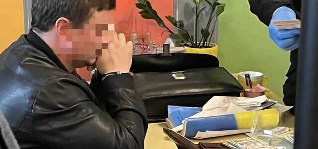 У Києві держвиконавець отримав хабар за стягнення аліментів