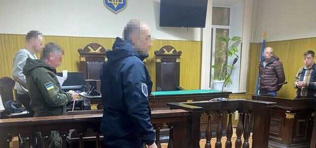 Чиновник в Одеській області відбирав гроші у солдатів: йому обрали запобіжний захід