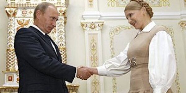 Продажна Тимошенко пішла до продажного ОАСК: хоче повернути собі дипломатичний паспорт