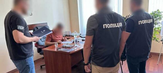 В Одесі посадовець управління виконнання покарань вимагав від інвестора 10 тисяч доларів