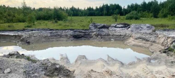 На Житомирщині голову ОТГ підозрюють у незаконному видобуванні піску