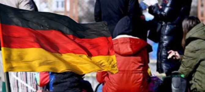 Дружина керівника секретаріату фракції партії “Європейська Солідарність” отримала в Німеччині майже 500 тисяч гривень допомоги як біженка
