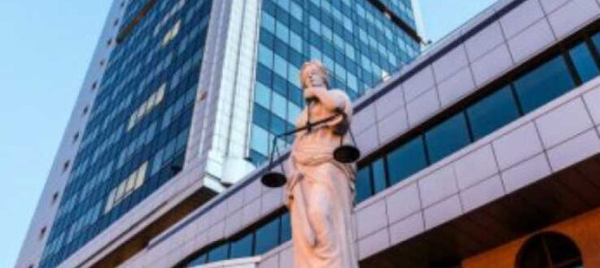Чотирьом суддям Київського апеляційного суду, підозрюваним у хабарництві, продовжили відсторонення від правосуддя