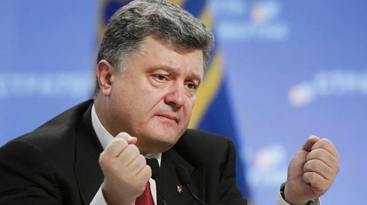 В річницю “Тисну руку! Обіймаю!” Порошенко знову підіграв путіну: порівняв його з Трампом, – Гладких