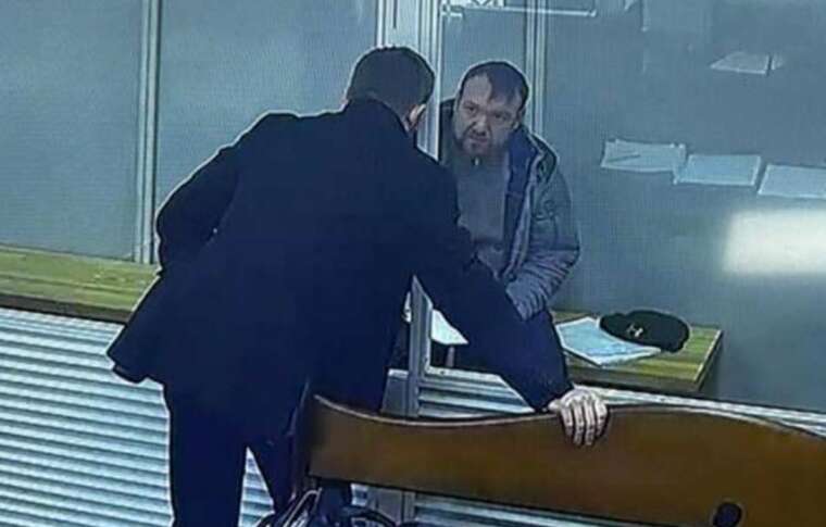 Обвинуваченого у масштабних схемах на митниці експрацівника СБУ відправили на фронт: суд зупинив справу