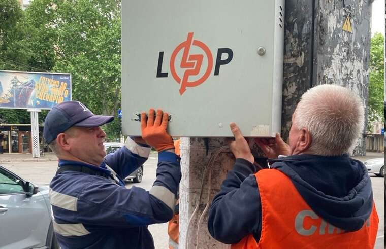 В Одесі викрили корупційну схему на понад 15 мільйонів: “СМЕП” завищувало ціни на світлофори вп’ятеро