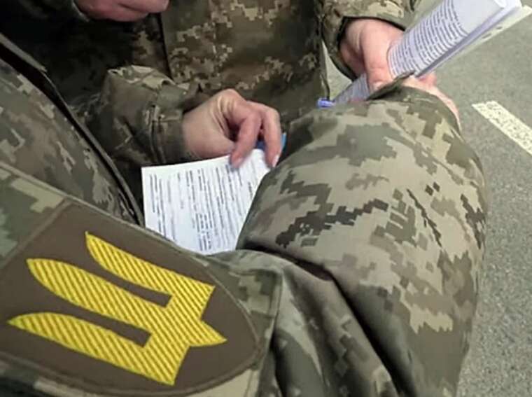 Порше, КІА і «не ваше діло»: НАЗК виявило порушення в декларації військовослужбовця ТЦК на понад 1,2 мільйона гривень