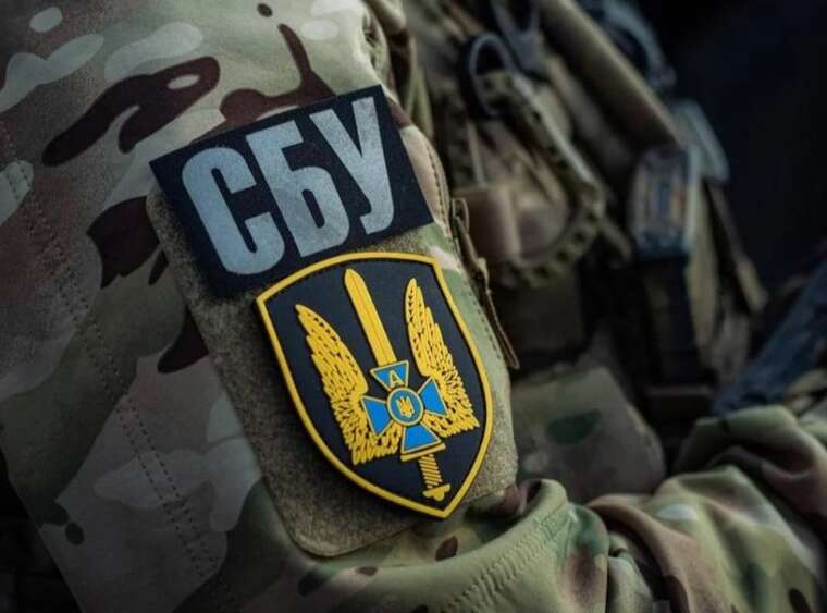 Ексслідчий СБУ з Чернівців, засуджений за корупцію, задекларував понад 150 тисяч доларів готівкою Ексслідчий СБУ з Чернівців, засуджений за корупцію, задекларував понад 150 тисяч доларів готівкою