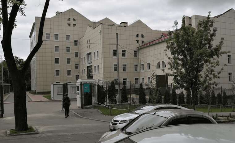 Кейтеринг з ікрою та авто за завищеними цінами: як Державний експертний центр МОЗ витрачає кошти під час війни
