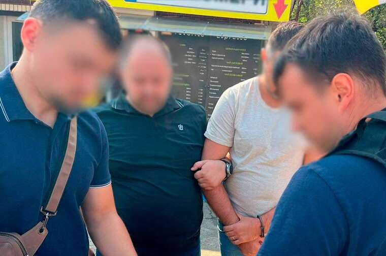 У Києві затримали організатора незаконної втечі за кордон: «путівка» коштувала 13 500 євро