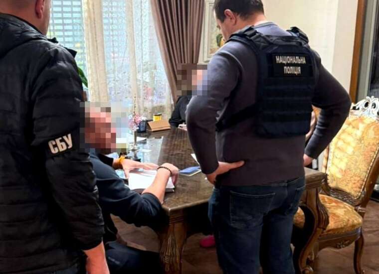 Посадовці Одеської міськради привласнили 1,6 мільйона гривень, завищивши вартість товарів для ЗСУ Посадовці Одеської міськради привласнили 1,6 мільйона гривень, завищивши вартість товарів для ЗСУ