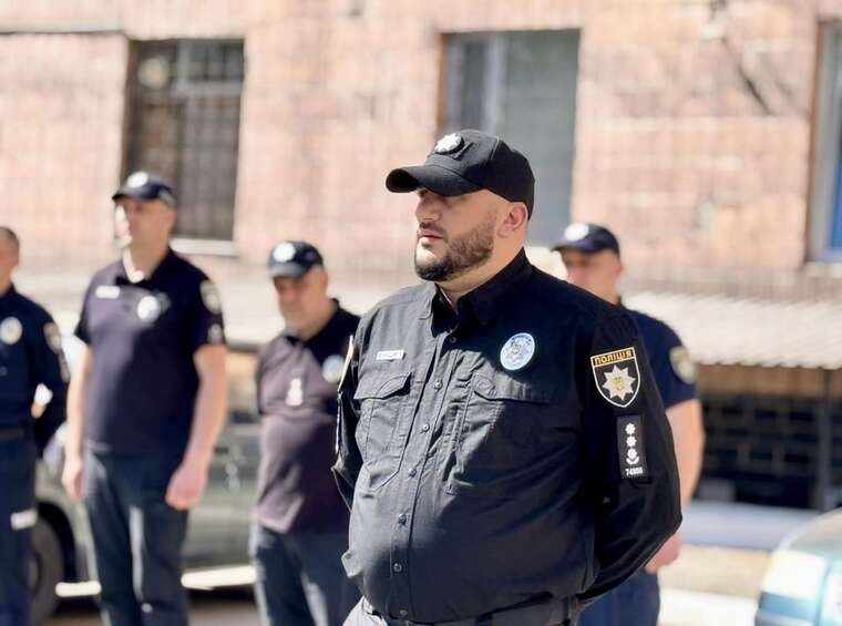 Начальник поліції Голосіївського району Києва Кочкадамян живе в службовій квартирі та користується елітним авто брата Начальник поліції Голосіївського району Києва Кочкадамян живе в службовій квартирі та користується елітним авто брата